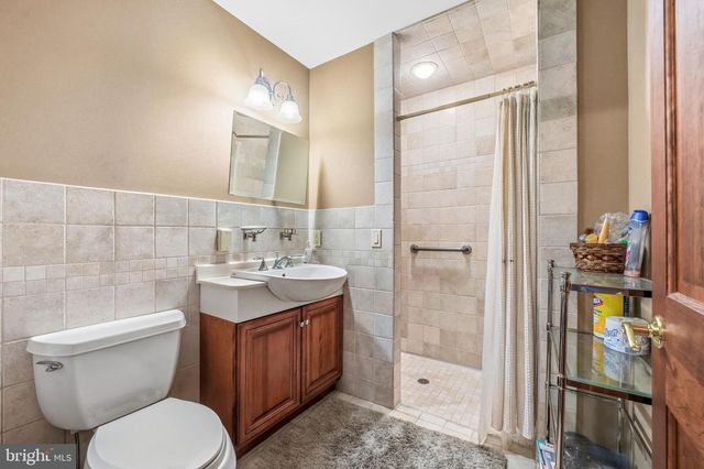 12 HESSIAN WAY, Cherry Hill, NJ 08003