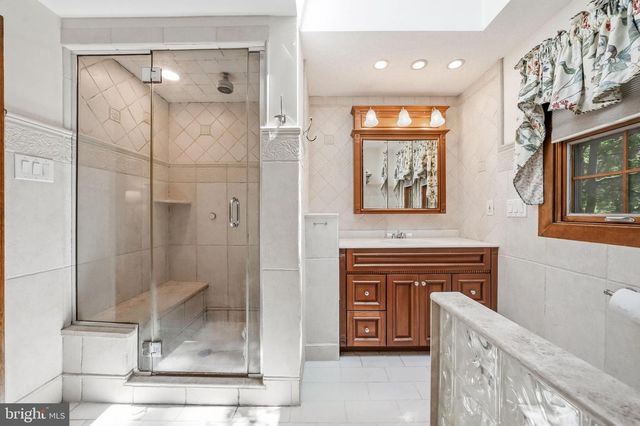 12 HESSIAN WAY, Cherry Hill, NJ 08003