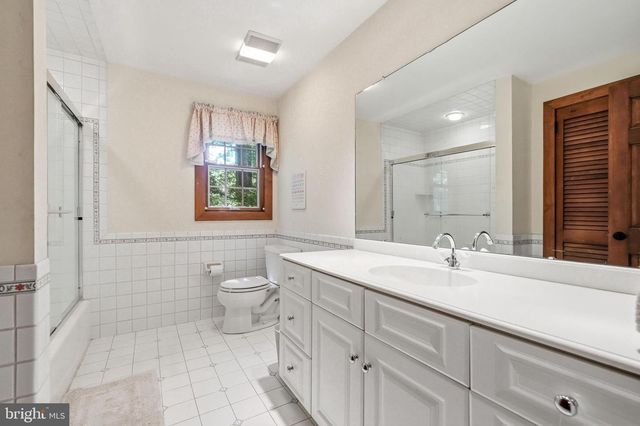 12 HESSIAN WAY, Cherry Hill, NJ 08003