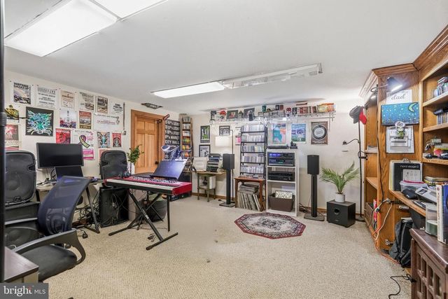 12 HESSIAN WAY, Cherry Hill, NJ 08003