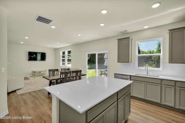 8304 Fairmount Rd, Louisville, KY 40291