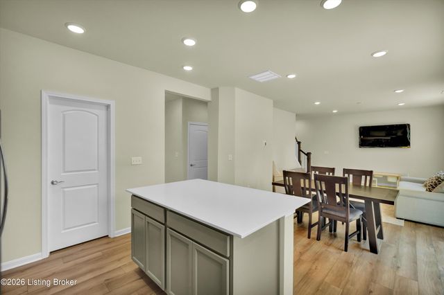 8304 Fairmount Rd, Louisville, KY 40291