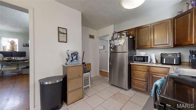 6835 Plymouth Avenue, University City, MO 63130