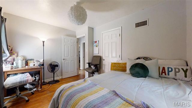 6835 Plymouth Avenue, University City, MO 63130