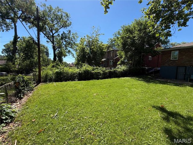 6835 Plymouth Avenue, University City, MO 63130