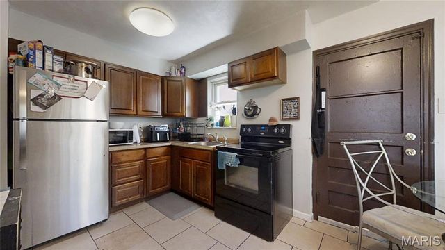 6835 Plymouth Avenue, University City, MO 63130