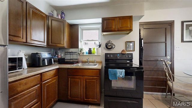 6835 Plymouth Avenue, University City, MO 63130