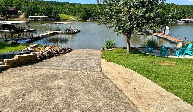 28723 Mistletoe Avenue, Warsaw, MO 65355