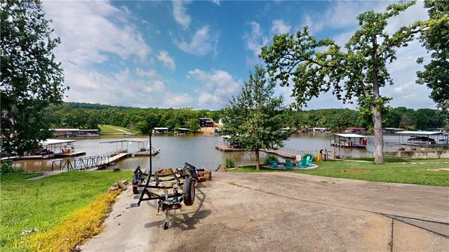 28723 Mistletoe Avenue, Warsaw, MO 65355