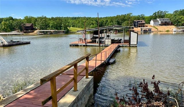 28723 Mistletoe Avenue, Warsaw, MO 65355