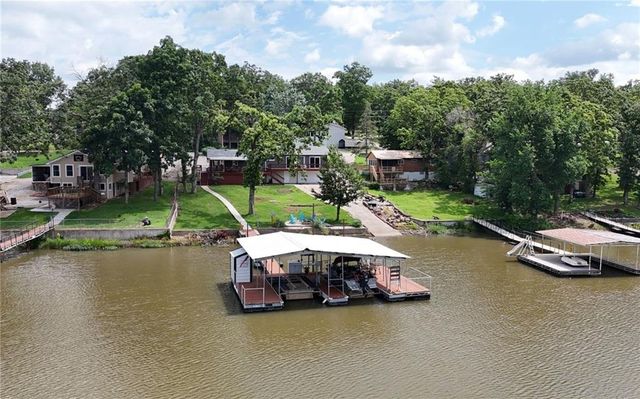 28723 Mistletoe Avenue, Warsaw, MO 65355