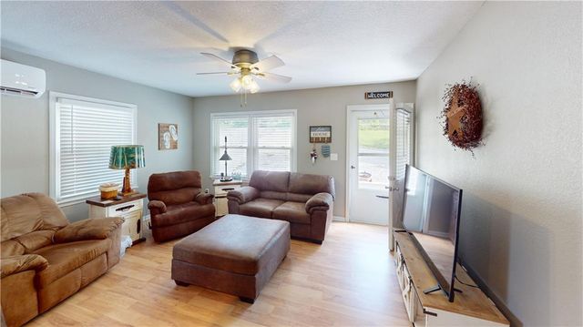 28723 Mistletoe Avenue, Warsaw, MO 65355