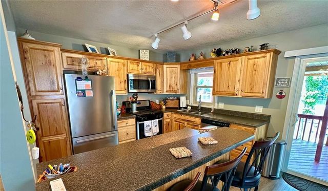 28723 Mistletoe Avenue, Warsaw, MO 65355