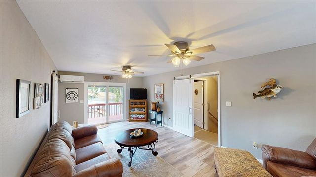 28723 Mistletoe Avenue, Warsaw, MO 65355