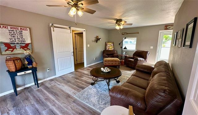 28723 Mistletoe Avenue, Warsaw, MO 65355