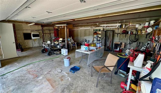 28723 Mistletoe Avenue, Warsaw, MO 65355
