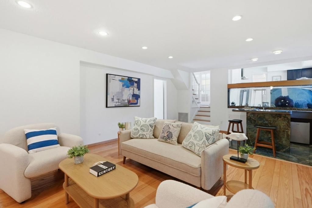 Image 10 of property listing at 1276 Larch Avenue, Moraga, CA 94556