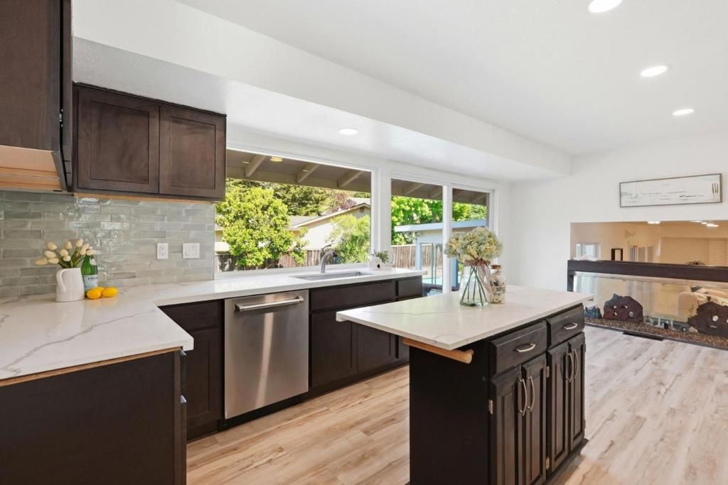 Image 13 of property listing at 1276 Larch Avenue, Moraga, CA 94556