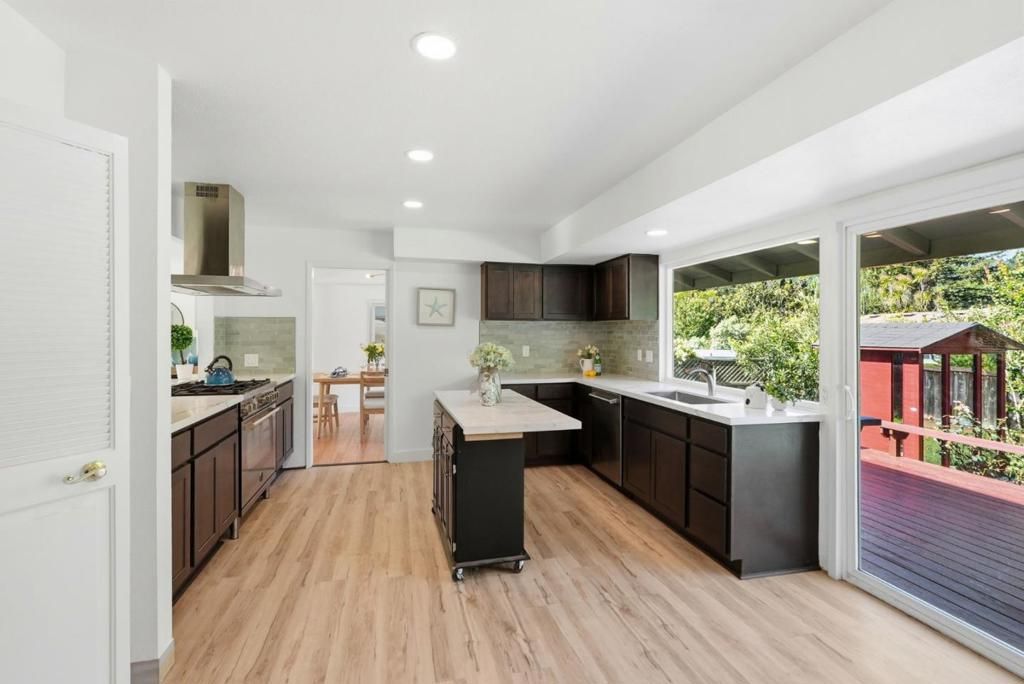 Image 14 of property listing at 1276 Larch Avenue, Moraga, CA 94556