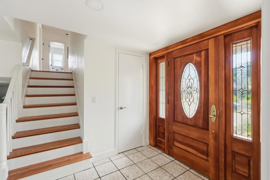 Image 4 of property listing at 1276 Larch Avenue, Moraga, CA 94556