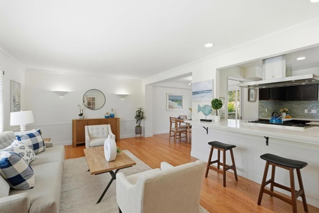 Image 5 of property listing at 1276 Larch Avenue, Moraga, CA 94556
