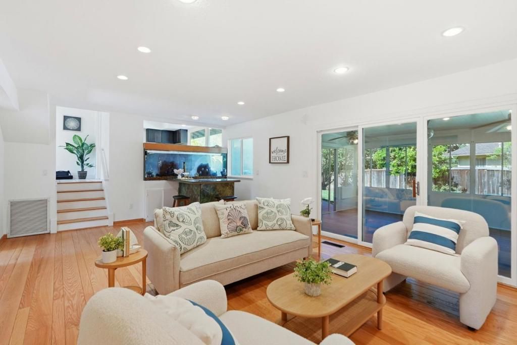 Image 8 of property listing at 1276 Larch Avenue, Moraga, CA 94556