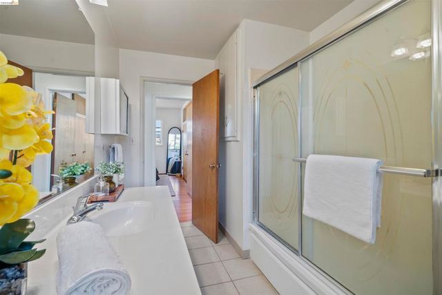 1148 Hillcrest Ct, Livermore, CA 94550