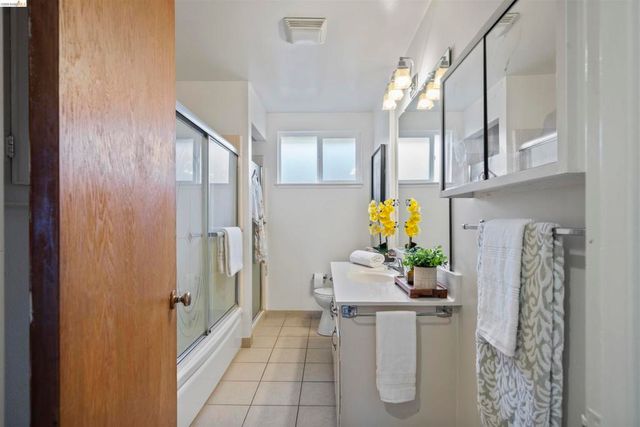 1148 Hillcrest Ct, Livermore, CA 94550