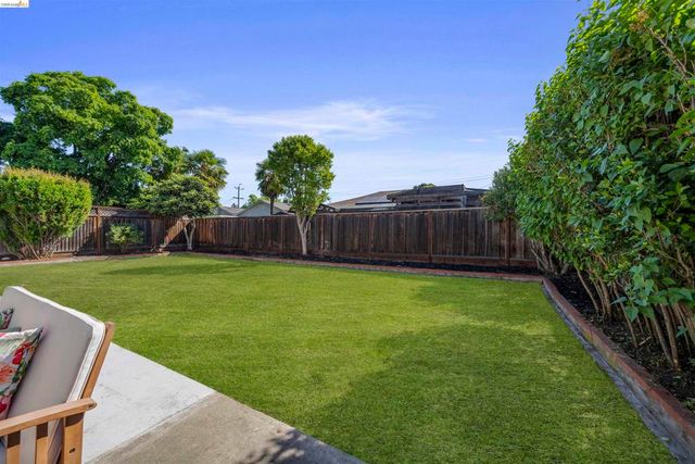 1148 Hillcrest Ct, Livermore, CA 94550