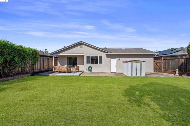 1148 Hillcrest Ct, Livermore, CA 94550