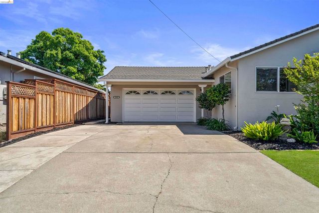 1148 Hillcrest Ct, Livermore, CA 94550