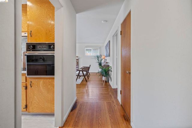 1148 Hillcrest Ct, Livermore, CA 94550