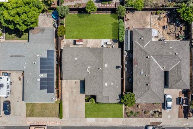 1148 Hillcrest Ct, Livermore, CA 94550
