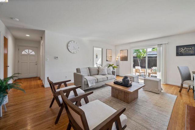 1148 Hillcrest Ct, Livermore, CA 94550