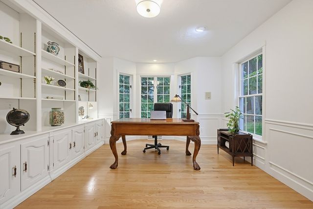 25 Erin Way, Holliston, MA 01746