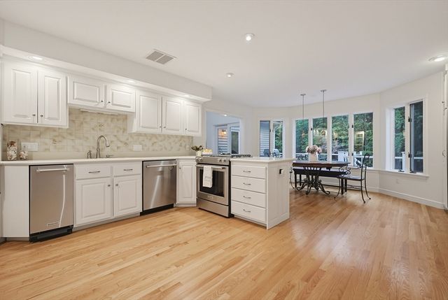 25 Erin Way, Holliston, MA 01746