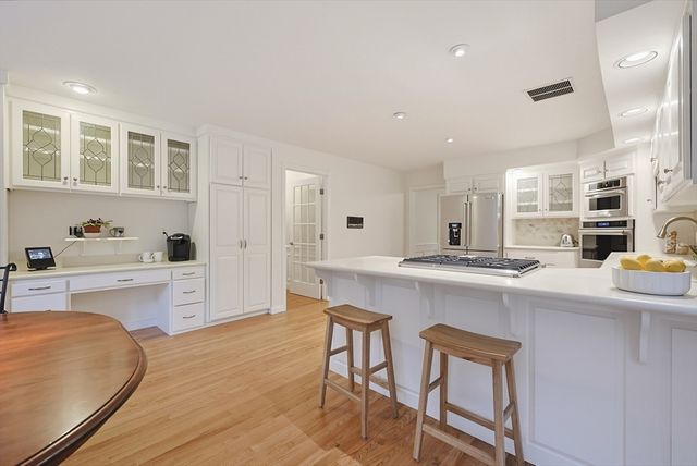 25 Erin Way, Holliston, MA 01746