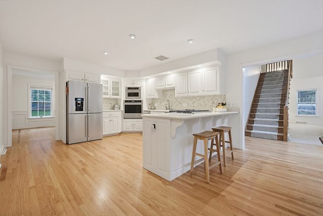 25 Erin Way, Holliston, MA 01746