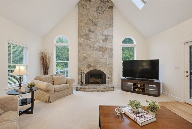 25 Erin Way, Holliston, MA 01746