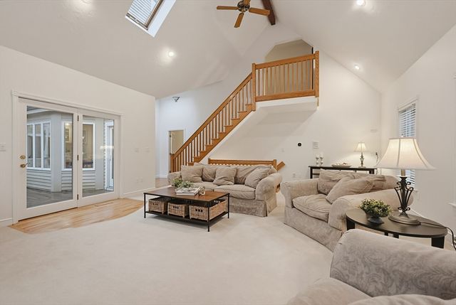 25 Erin Way, Holliston, MA 01746