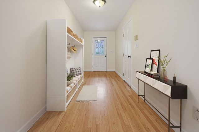 25 Erin Way, Holliston, MA 01746