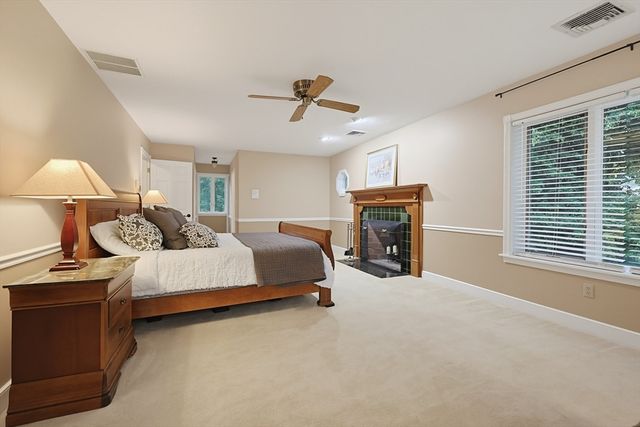 25 Erin Way, Holliston, MA 01746