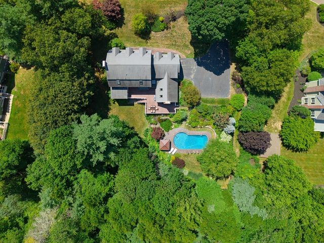25 Erin Way, Holliston, MA 01746