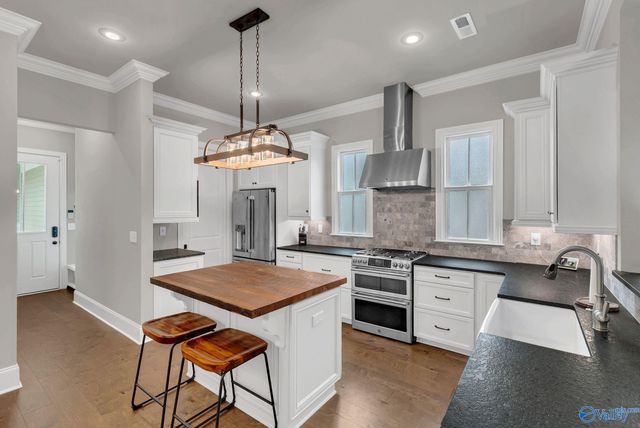 53 Hillcrest Avenue NW, Huntsville, AL 35806