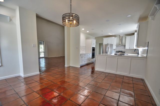 502 Oakland Hills Lane, Kerrville, TX 78028