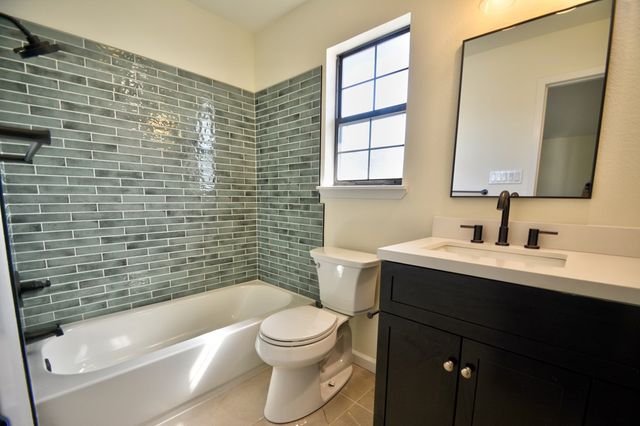 502 Oakland Hills Lane, Kerrville, TX 78028