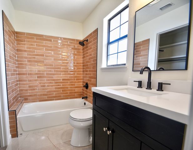 502 Oakland Hills Lane, Kerrville, TX 78028