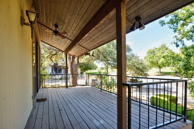 502 Oakland Hills Lane, Kerrville, TX 78028