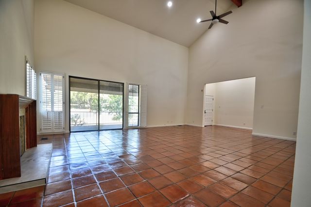 502 Oakland Hills Lane, Kerrville, TX 78028