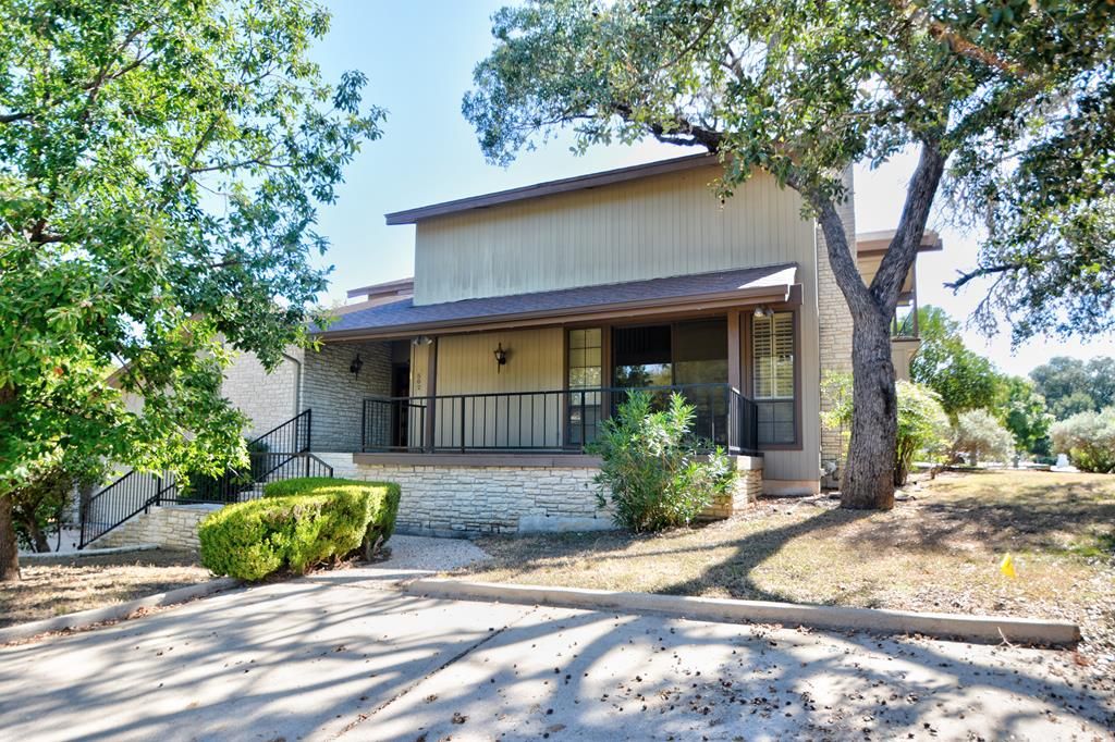 502 Oakland Hills Lane, Kerrville, TX 78028